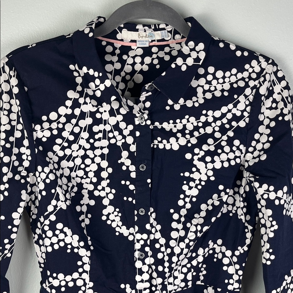 Boden Navy Button-Up Shirt with White Dot Vine Pattern - Picture 4 of 14
